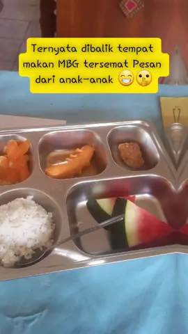 Pesan dalam tempat makan MBG dari anak-anak SD#makanbegizigratis #makanbergizi #pesantersemat #anaksd #