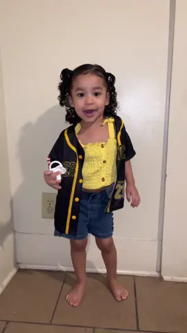 😂my niece tew cute. these some outfits i put together. how did i do? #fypシ゚viral #niece #prettygirl 