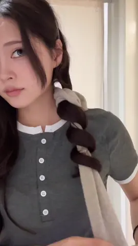 この音源で踊ってる人可愛くて見ちゃう 今回靴下カール失敗したからほぐして顔まわり巻きすぎずに無造作にしてみた🧦 #ロングヘア #靴下カール #ヘアセット  #longhair #heatlesscurls #trend 