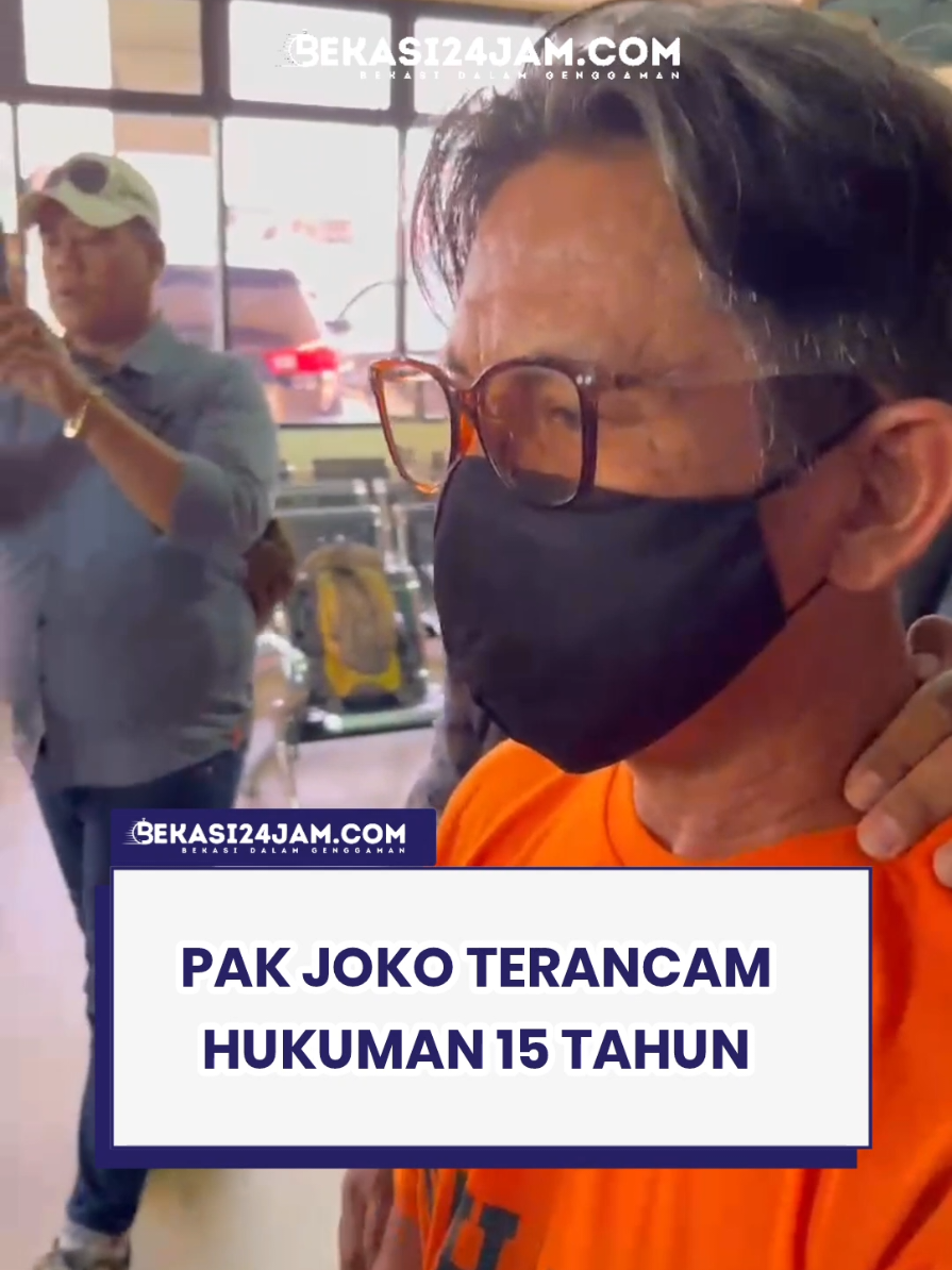 Kapolres Metro Bekasi Kota, Kombes Pol Kusumo Wahyu Bintoro mengatakan, tersangka kasus pelecehan di SMP 13 Bekasi, terancam hukuman 15 tahun penjara. Hal itu disampaikan saat ungkap kasus di Polres Metro Bekasi Kota, Rabu (27/8/2025). Selain itu, terbongkar juga tersangka bernama Joko Priyatno telah melakukan perbuatannya sebanyak tiga kali ke salah satu siswi. #Bekasi #cikarang #bekasinian #bekasi24jam #cikarang24jam