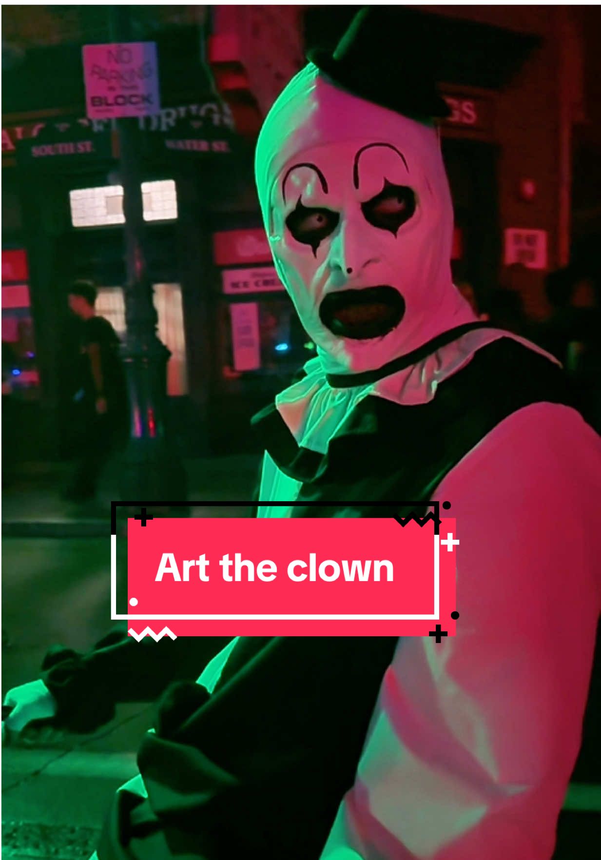He’s just a misunderstood soul #arttheclownterrifier #arttheclown #hhnorlando #halloweenhorrornightsorlando 