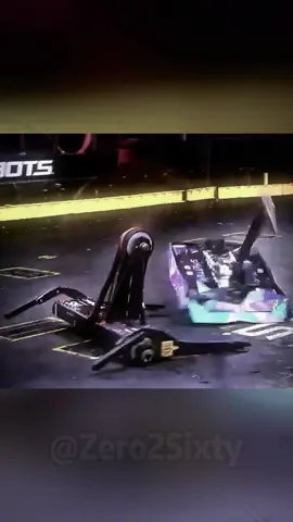 Hunting Robot#battlebots #battle #robot #robots #robotsontiktok #robotchallenge #rotbotwars #fyp #fouyou #usa #usa🇺🇸 #usa_tiktok 