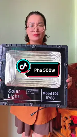 Đèn pha 500W dung lượng 42.000 mAh##tạphoáthanhhương92##viral##xuhuongtiktok##đènnănglượngmặttrời