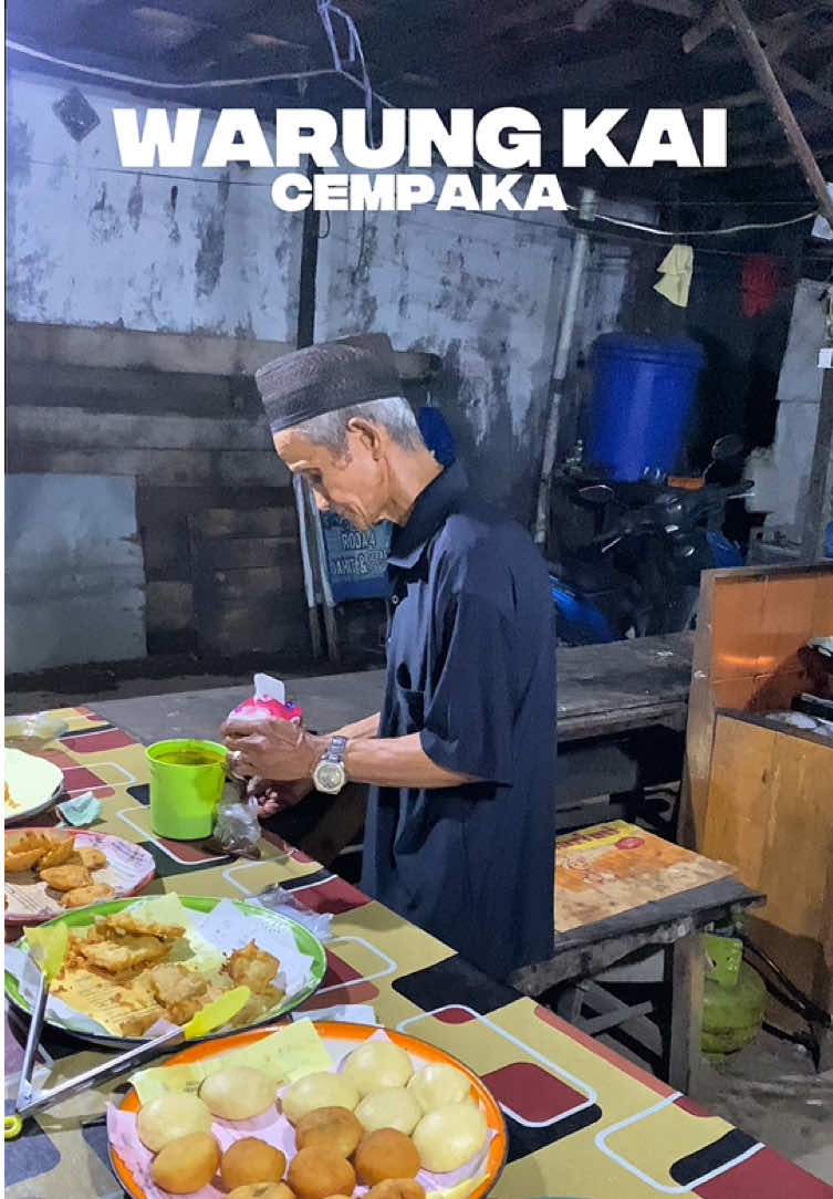 Warung Kai Cempaka  Jual Wadai Untun untuk,Gandum Basumap,Nasi Punduk dll  Buka dari Sore sampai 10:00 an #banjarbaru #kulinerlokal 