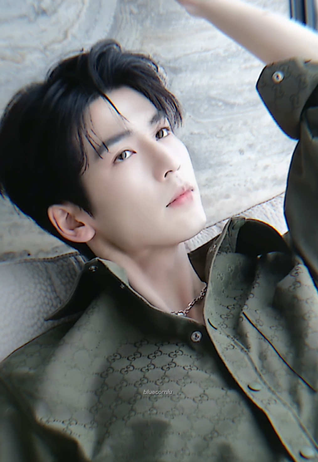 Sengaja banget posenya🥵🔥 #zhanglinghe #gucci #guccibeauty #chineseboy 