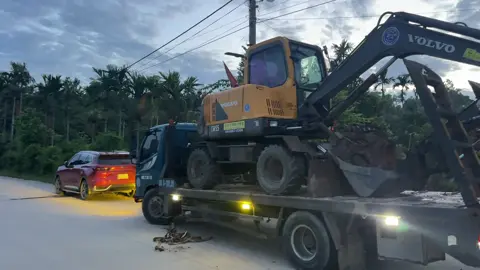 Máy đẹp các bác bốc nhanh như cơn bão số 5 
