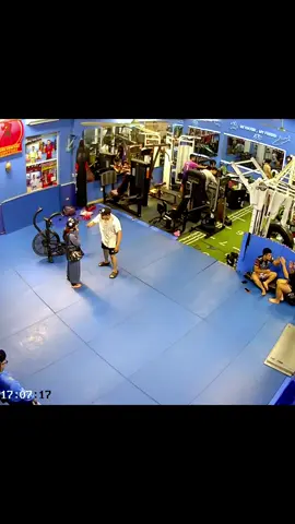 Hoàng Hằng MMA huỷ diệt phòng gym 😅 @Chu Bảo Vy @TuanTuan MuayThai #gym #Fitness @Hoang Muay Thai @Hoàng Sang 