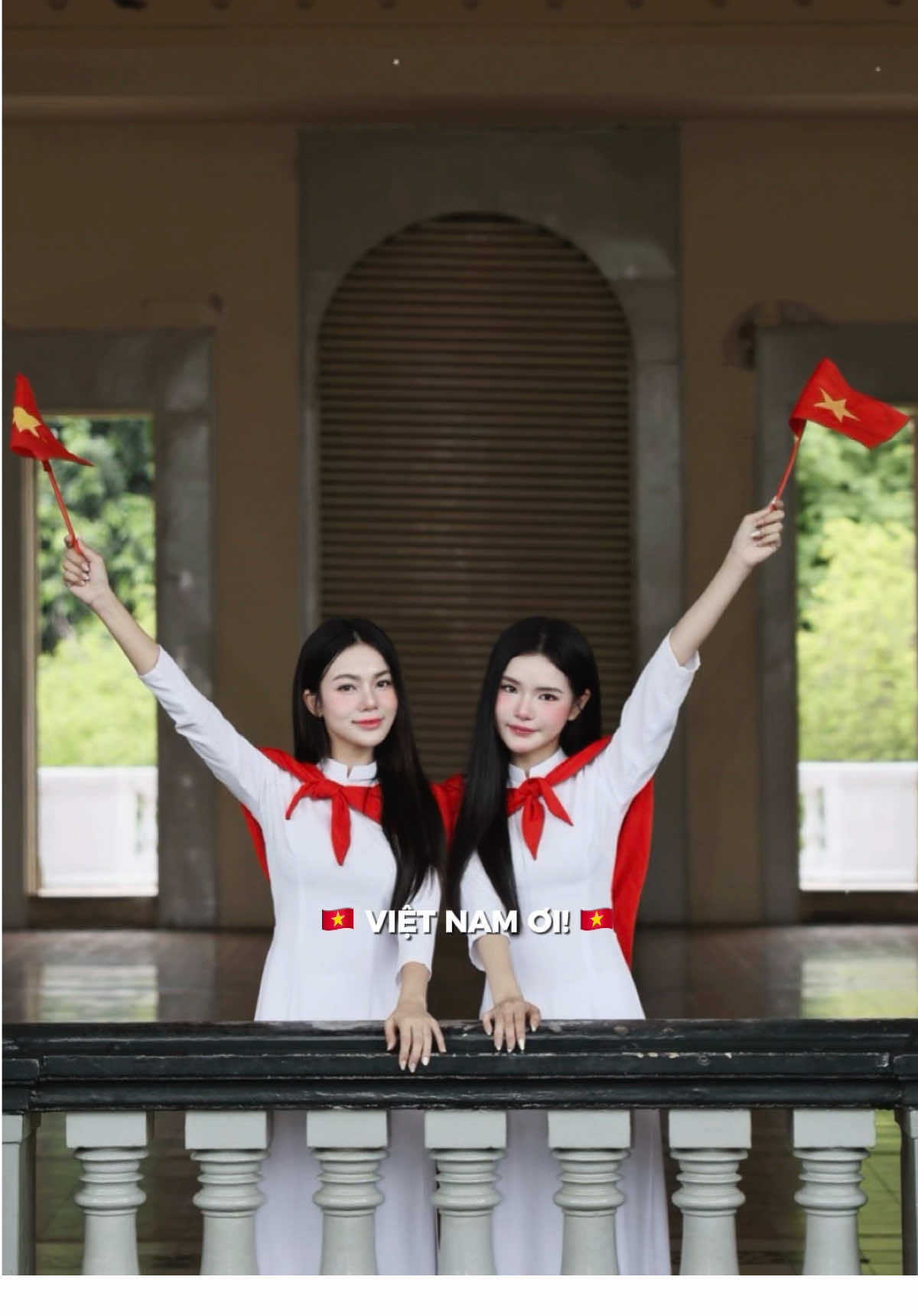 Chỉ còn vài ngày nữa là đến 2/9 rồii đó các nàng ơii  Cùng bạn thân làm bộ ảnh concert quốc gia thôii nàooo #concertquocgia🇻🇳 #aodaivietnam #quockhanhvietnam #aodaivietnamquehuongtoi #chup2thang9 