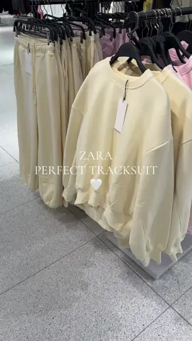 Спортивні костюми від Zara🤍 Для замовлення, пишіть в інстаграм: eaten_clothes💌 #zara #zaranewin #zaratracksuit #zarahaul #zaraoutfit #tracksuit 
