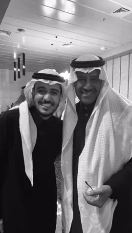عايض مين عند ابو نايف؟#خالدعبدالرحمن_مخاوي_الليل #خالدعبدالرحمن_ابونايف #t #tiktok #trending 