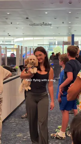 What it’s like flying with a dog! She is such a good little traveler 🤭  #Vlog #airportvlog 