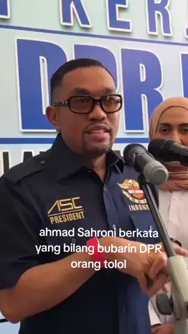 maaf pak bapak bisa duduk di kursi DPR berkat suara dari rakyat berarti bapak di pilih orang