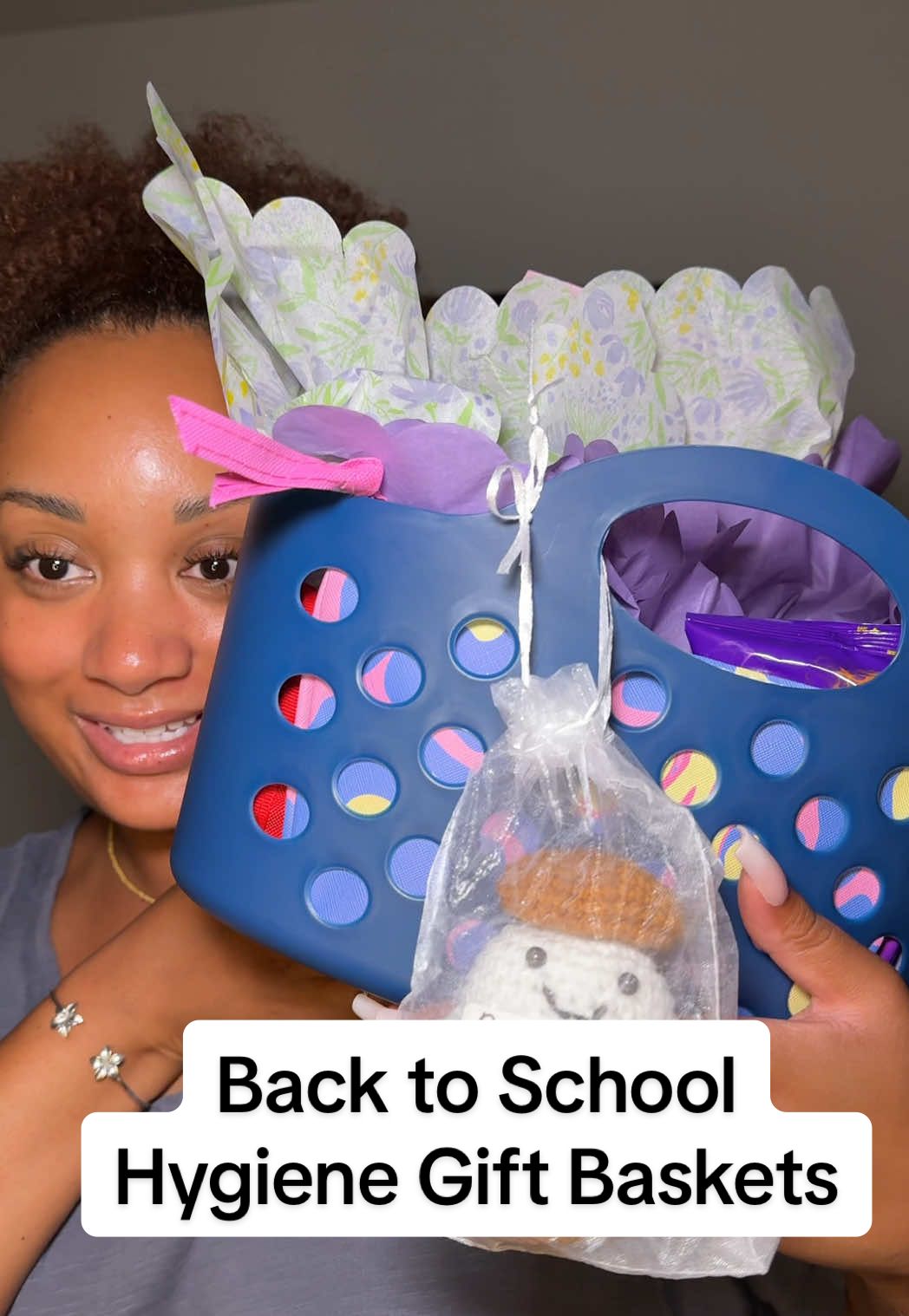 the perfect back to school hygiene gift baskets 🧺🧴📚🍎 @Neutrogena @The Honey Pot Co @Rael @Hero US @Blume Skin @reVive Light Therapy @AquaphorUS @GuruNanda LLC @Crest @Colgate @Old Spice @Suave.US @JergensUS @dudewipes @dermasil @EBIN NEW YORK @Scünci @Mentos @Takis @Hot Wheels  #backtoschool #backtoschoolhaul #backtoschoolgifts #creatorsearchinsights 