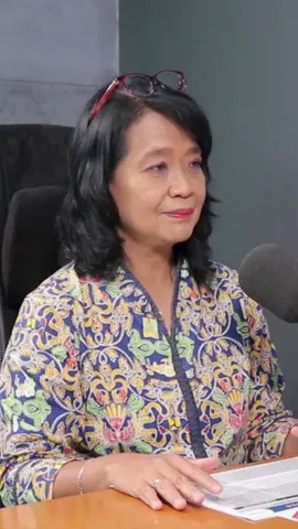 Dari pegawai kontrak, pernah gagal 2 kali, tapi tak pernah berhenti melangkah. Hari ini, Bu Diana membuktikan bahwa kegigihan dan ketulusan akan selalu menemukan jalannya. Sekarang beliau dipercaya menjadi Wakil Menteri PU bukti nyata bahwa mimpi besar bisa tercapai asal tidak menyerah. #MerryRiana #FriendsofMerryRiana #Diana
