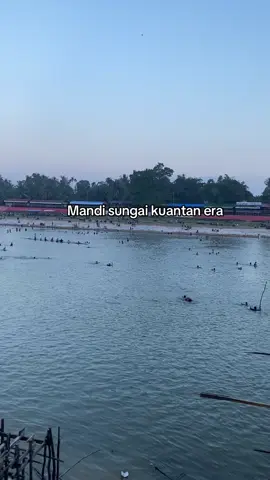 Masyaallah semoga air sungai Kuantan kedepannya tetap jernih dan bersih sehingga masyarakat bisa mengunakannya untuk hal-hal yang baik #pacujalur #batangkuantan 
