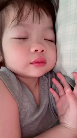 Cái này mới đúng là nhắm mắt yêu luôn nè 🤣 