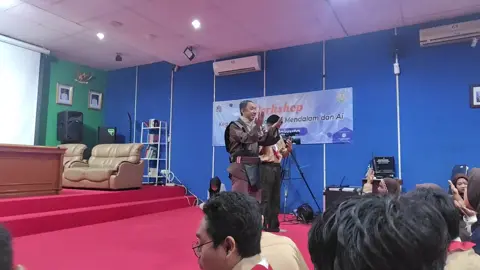 motivator buta berbagi semangat kepemimpinan kepada siswa-siswi kelas 12 SMAN 28 Jakarta, part 7