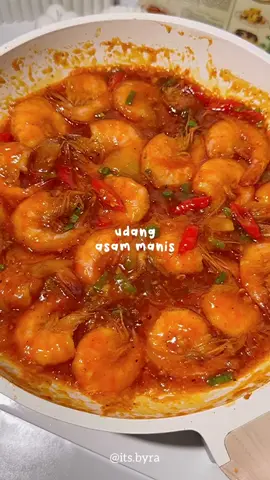 𝗨𝗱𝗮𝗻𝗴 𝗮𝘀𝗮𝗺 𝗺𝗮𝗻𝗶𝘀 🍤 𝗕𝗮𝗵𝗮𝗻-𝗯𝗮𝗵𝗮𝗻𝗻𝘆𝗮: - udang - bawang putih  - bawang merah - cabe kriting  - batang daun bawang - saus sambal & tomat - saus tiram - cuka - gula - garam - lada bubuk  ⚠️ 𝗦𝘁𝗲𝗽 𝗯𝘆 𝘀𝘁𝗲p di video. #repost  #fyp  #udangasammanis  #MasakanRumahan #MakananLezat 