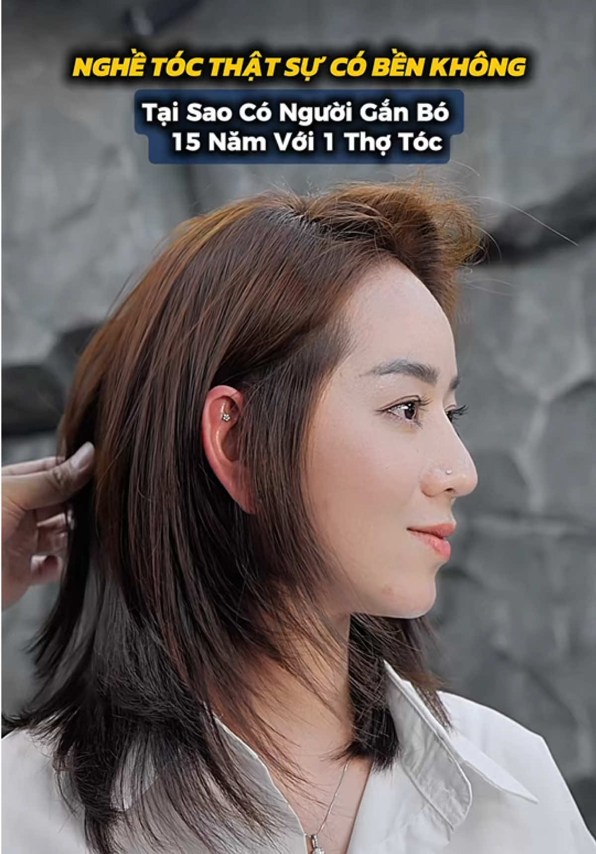 Nghề tóc có bền không? Thật ra không có nghề nào tự nhiên bền cả… 👉 Chỉ có chúng ta bền lòng thì nghề mới bền. Khách hàng sẽ nhớ mái tóc mình tạo ra, nhưng điều giữ họ quay lại chính là sự tử tế & chân thành. 💖 #tiemtochangda #cattoc #hairstyle #podcast #chiase @Độc Bước/Lan toả yêu thương🌷 