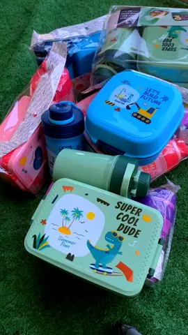snack Dish & water bottle combo for ksh 1400/- #ugandatiktok🇺🇬 #rwandatiktok🇷🇼 #tanzaniantiktok🇹🇿 #usa🇺🇸 #viral_video 