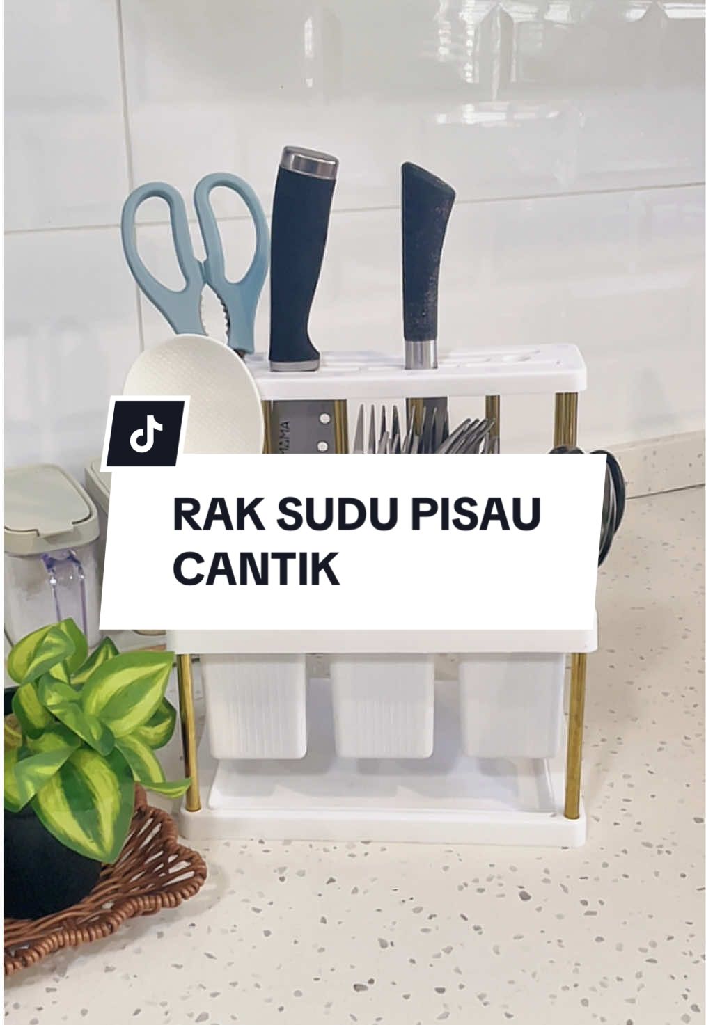 Cantik je letak dekat atas table top 😍 #bekassudu #bekaspisau #dapur #barangdapur #kemasdapur 