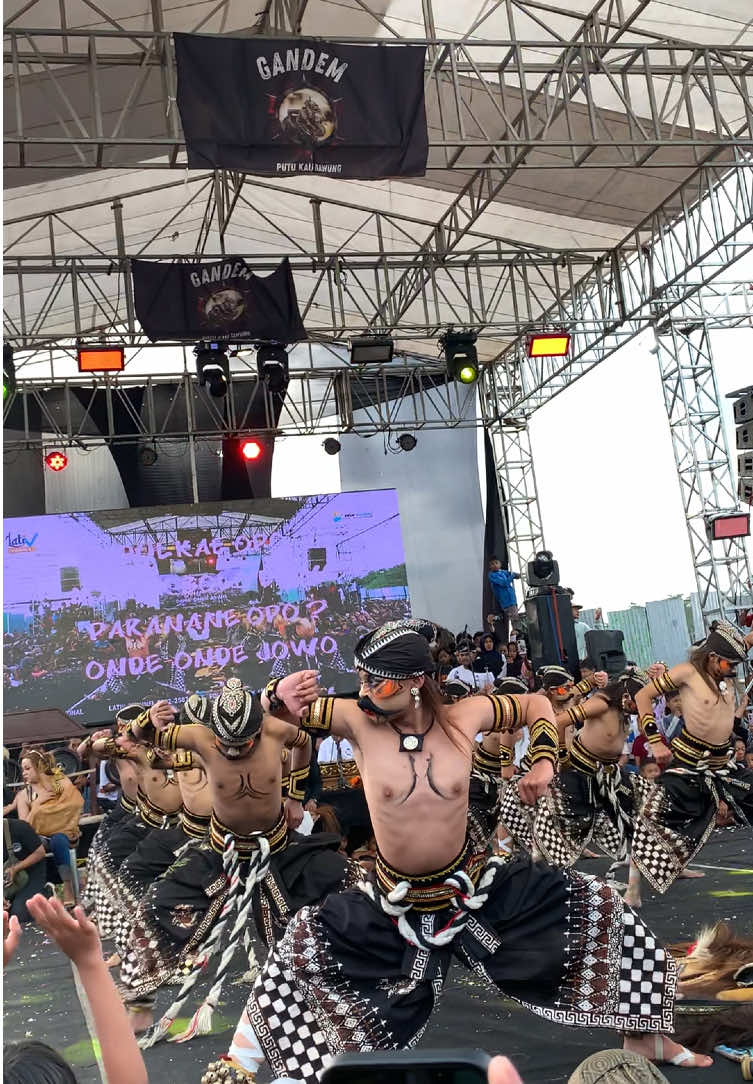 Onde Onde Jowo🤩🔥@WAHYU CIPTO BUDOYO @Boby? #temanggungnyeni #temanggunghits #temanggung24jam #kesenianjawa #waroktemanggung 