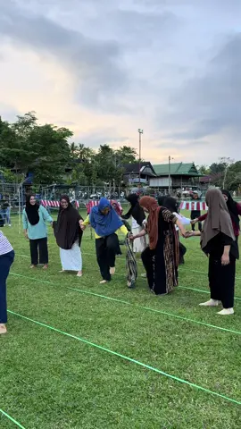 Lomba Estafet Sarung Di Malino Desa Batu Mila 😄🤣 #Ambokila #fypシ゚viral #fyp #fyppppppppppppppppppppppp 