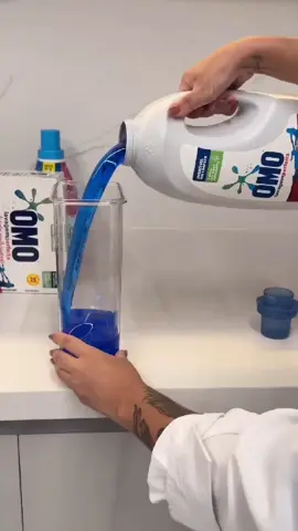 Uso na lavanderia e não vivo mais sem 🔥 Pote hermético com copo medidor: organiza, veda de verdade e facilita muito na hora de usar produtos de limpeza! #AchadinhosTikTok #Organização #Lavanderia #CasaPrática