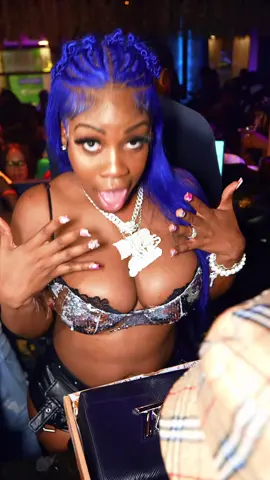 I be turnt up with my fans 🤪 who coming to my next booking 