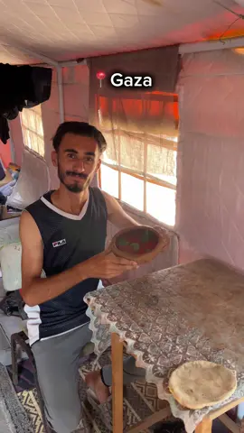الأكل البسيط هنا ليس مجرد طعام، بل هو حياة، وأمل، ونعمة نحمد الله عليها في كل يوم.🤲🏻🇵🇸 #gaza #اكسبلور #fyp #explore #foru #beforeandafter #creatorsearchinsight #viral #breakfast 