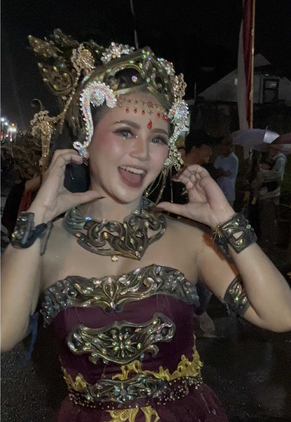 Roro jonggrang e lagi kasmaran rek 😜 @Dhesy angga #karnavalwonokerto #banturmalang #malang24jam #viralfyp #fyp 