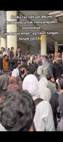 ras terkuat dibumi trun demo. #gedungdpr #Pontianak #rasterkuatdibumi #videoviral #fyppppppppppppppppppppppp 