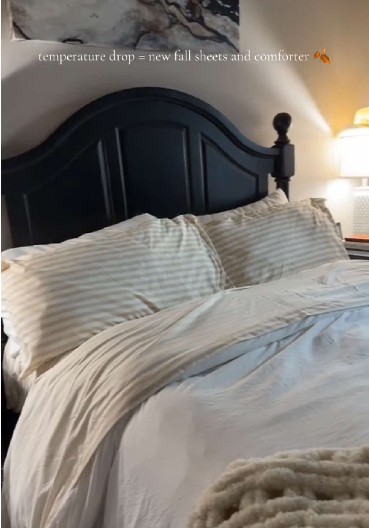 when the temperature drops from the 100’s to the 70’s you change everything 😚  #fall #fallaesthetic #bedroom #bedding 