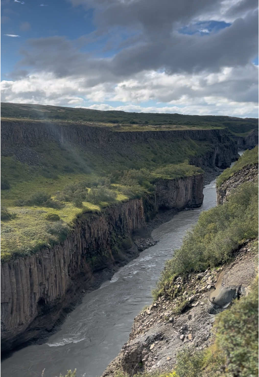 This place made me think of Outer Wilds so this was what I was hearing in my head the whole time there  #outerwilds #indiegames #iceland #outerwildsmusic #echoesoftheeye 