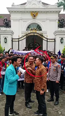 #anggotadpr #menemui #mahasiswa #rakyat #bubarkan