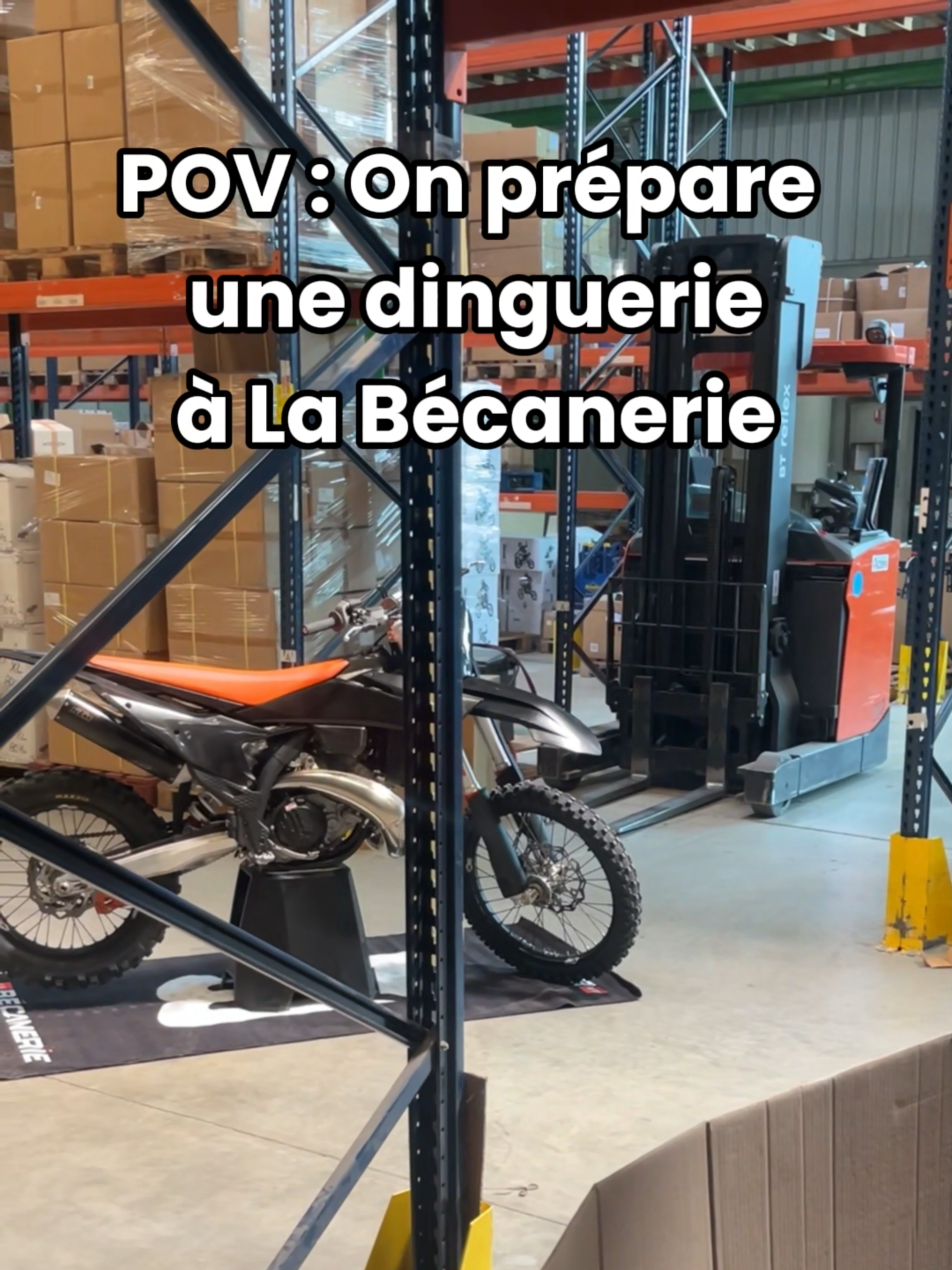 Vous ne pensiez pas qu'elle allait rester noire quand même ? On vous montre ça bientôt.. beaucoup vont être surpris 😏  #labecanerie #2roues #bikelife #cross