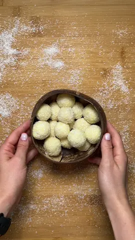 Descarcă acum și vezi cum poți să transformi pofta de dulce într-un aliat în lupta cu kilogramele