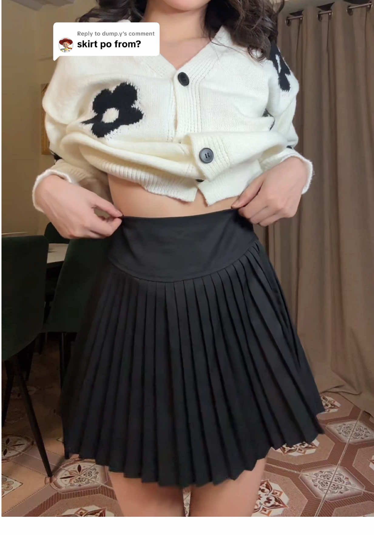 Replying to @dump.y flexible ng pleated skirt na to di mahirap pormahan.  #pleatedskirt #skirtswithshorts 