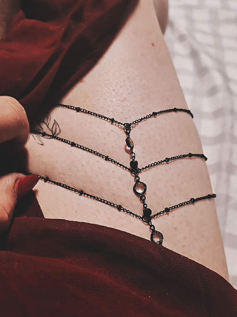 in case anyone wondered what my husbands favorite part of my outfit was.  honestly same. I think it'd fit most thighs- but is more plus size friendly than anything. but the elastic top would be super easy to adjust for smaller too. and the chains are wide circles that'd be gorgeous on so many sizes. I need more 😍