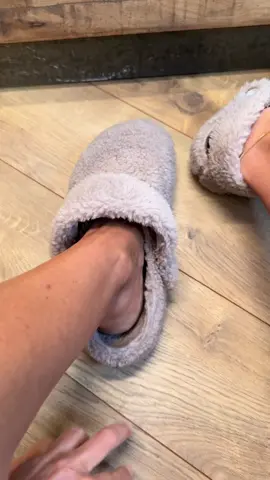 I don’t know about you, but I need to be cozy from head to toe! #cozy #slippers 