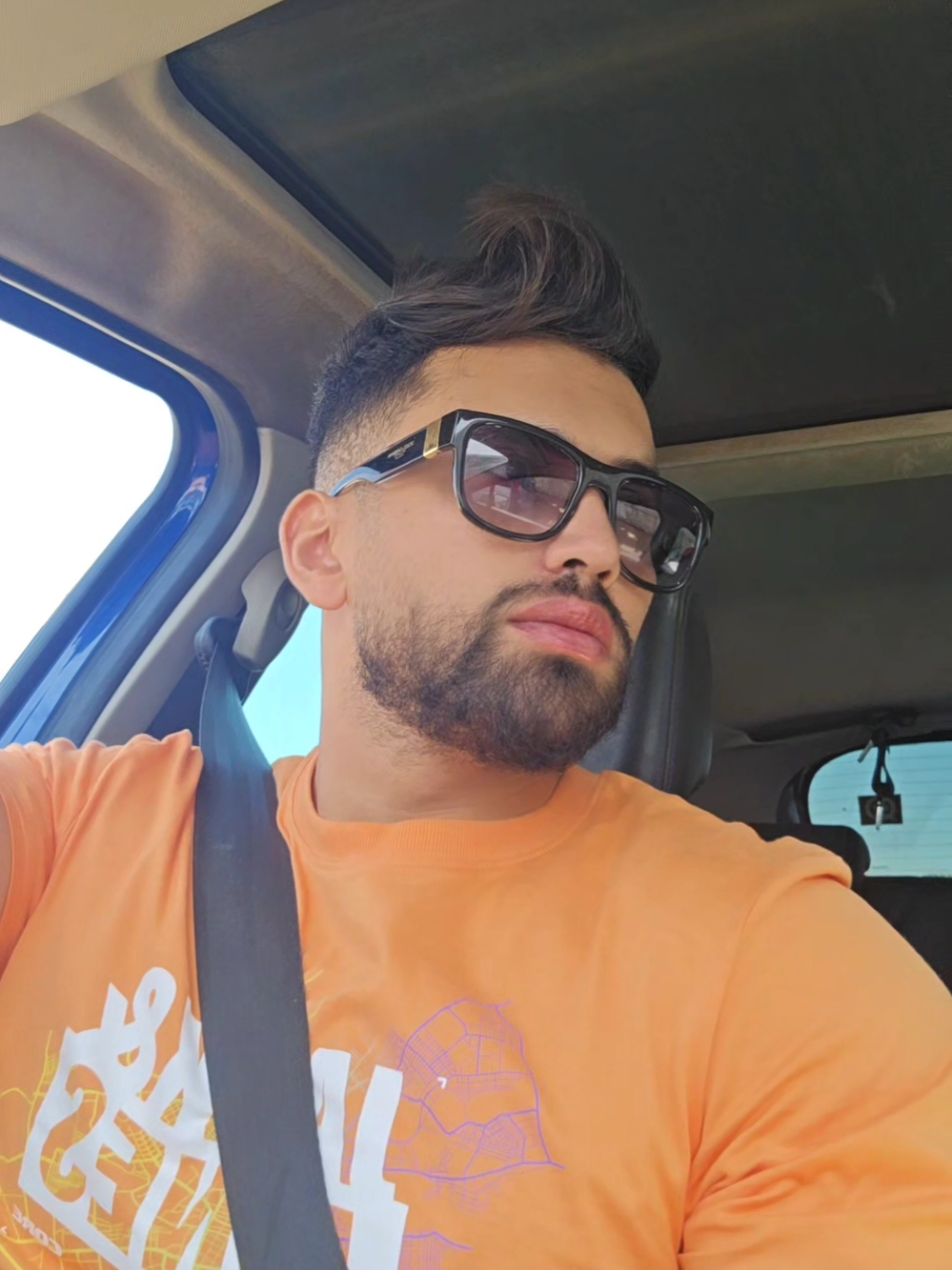 sulla strada #beauténaturelle #modelo #physique #driving #bello 