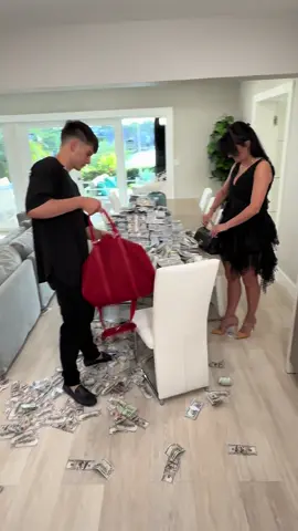 Have a good day 😉💸 #CashDrop #MoneyRain #TikTokMoney #LuxuryVibes    #RichEnergy       