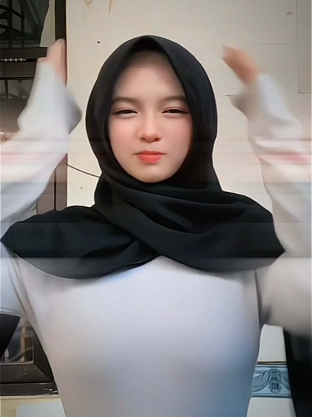 jangan cari bola hitam di tiktok... #fypシ゚ #beranda #everyonefams #cewekcantik #tobrutstyle😋 