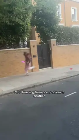 To the left!!😂🤦🏾‍♀️ #travelwithluv3  #carni2025 #viraltiktok #fyp #nottinghillcarnival 
