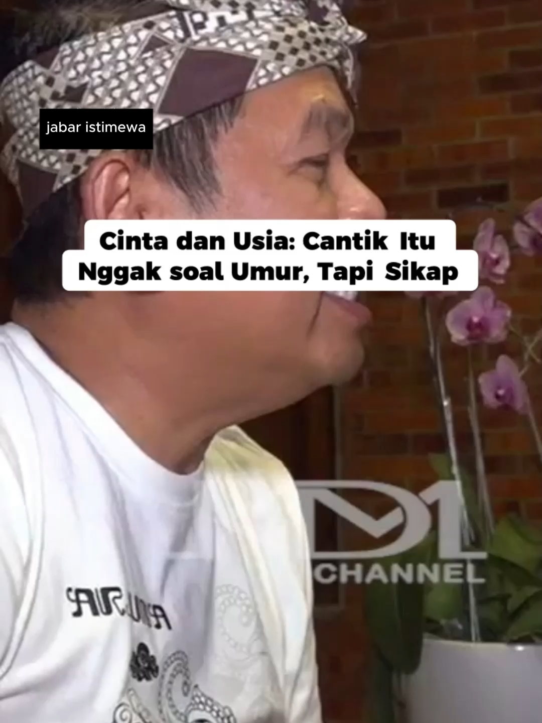 Cinta dan Usia: Cantik Itu Nggak soal Umur, Tapi Sikap Melihat keindahan di balik angka. Ketika usia mencapai lima puluh empat tahun, beberapa mungkin berpikir bahwa itu berarti mengurangi pesona. Namun, pesona sejati memang tidak ada hubungannya dengan angka! Di sini, terungkap pandangan menarik tentang bagaimana kecantikan sejati bersumber dari sikap dan kepribadian seseorang. Dalam video ini, ada lebih dari sekadar diskusi tentang usia. Persahabatan, kenangan yang tidak terlupakan, dan tawa yang menghiasi perjalanan hidup juga turut ditampilkan. Siapa yang bilang usia membatasi kita? Saksi bagaimana kebahagiaan dan cinta bisa ada di mana saja, tidak peduli berapa usia kita.  Jangan lewatkan insight berharga ini dan ikuti perjalanan menariknya!  #CintaDanUsia #Cantik #KecantikanSejati #UsiaBukanHalangan #Kebahagiaan #Persahabatan #Motivasi #Inspirasi #TanyaJawab #CeritaHidup #SelfLove #PositifVibes