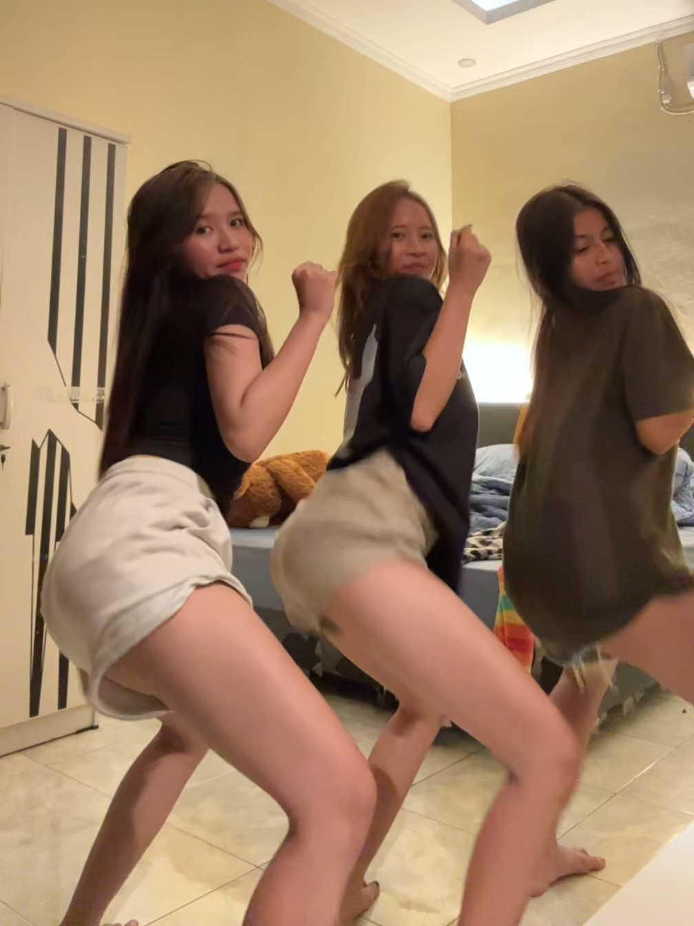 cari laman untk kita so😆🤣 #lewatberanda #xyzbcafypシ #fy  #ciwikciwik 🦋🦋🦋🦋