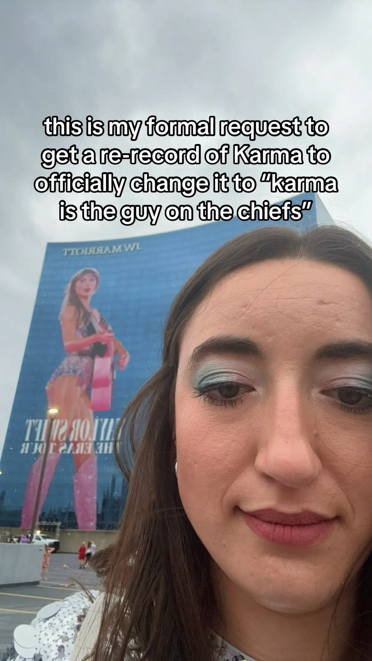 @Taylor Swift @Taylor Nation can we make that happen maybe?  #karmaistheguyonthechiefs #taylorswift 