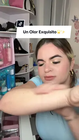 Crema Hidratante con brillo ✨ paea tu cuerpo ideal para escote , manis piernas ( colageno con sakura con un olr exquisito a rosas #skin#collagen#sakura#TikTokMadeMeBuyIt #creatorsearchinsights 