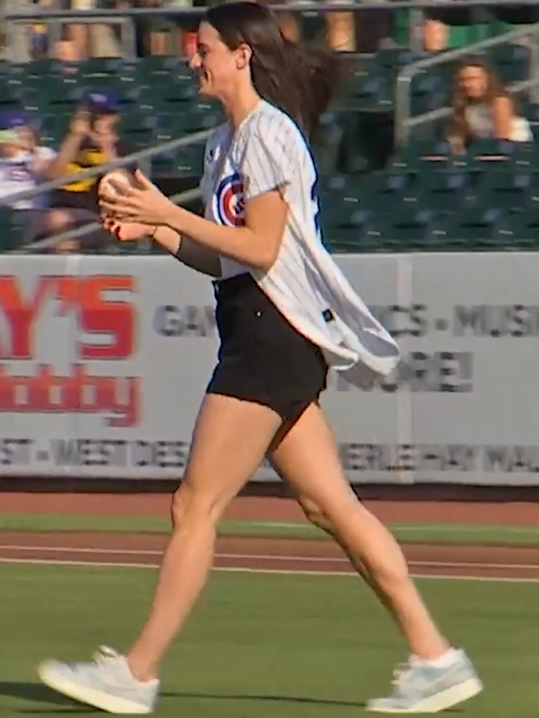 Caitlin Clark Angel Reese Rivalry spills to the baseball field!#funny #comedy #MLB #WNBA #fun #everyone #shorts #crazy #comedia #tiktok #cubs @cubs @caitlin.clark22 @indianafever