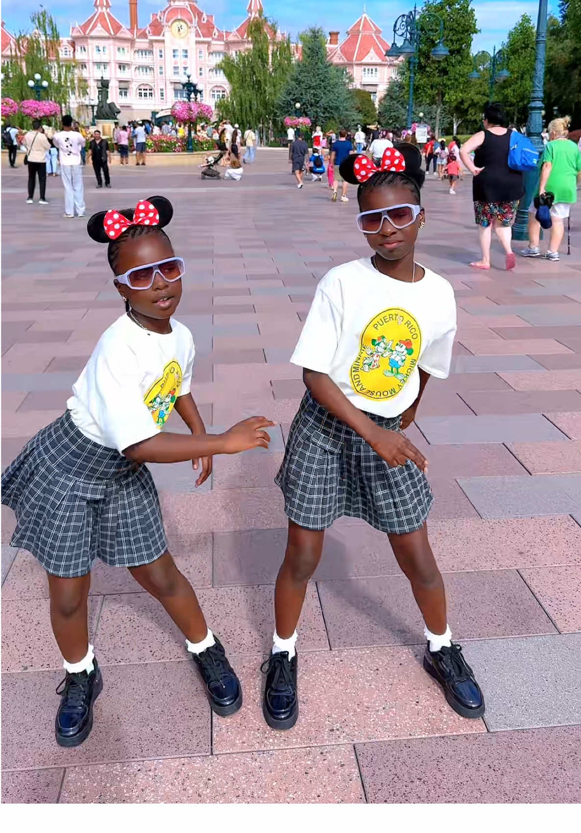 Une journée à Disneyland avec les filles #vacances #familytime #pourtoipage #pourtoii #danse 